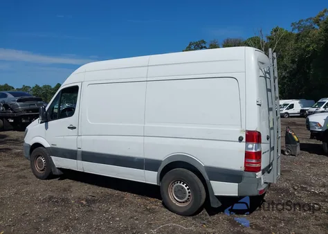 2014 Mercedes-Benz Sprinter 2500 Normal Roof из США, поврежденный, VIN WD3PE7CC0E5856367